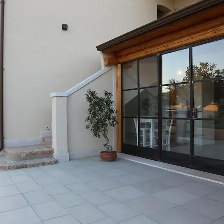 Novantasei Nocleg ze śniadaniem *